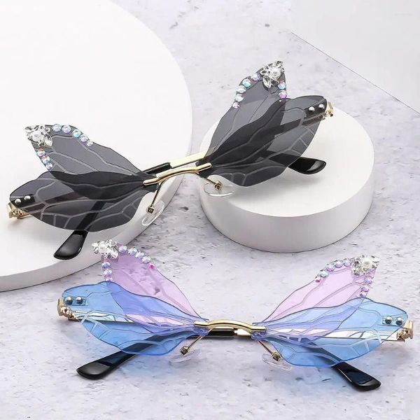 Lunettes d'extérieur mode féminine fête irrégulière libellule aile lunettes de soleil nuances diamant lunettes de soleil Bling