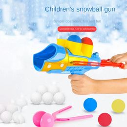Gadgets al aire libre 2 en 1 Bola de nieve Blaster Creative Clip Snow Ball Maker Herramienta Batalla Plástico Soft Ball Launcher Kid Toys 231218
