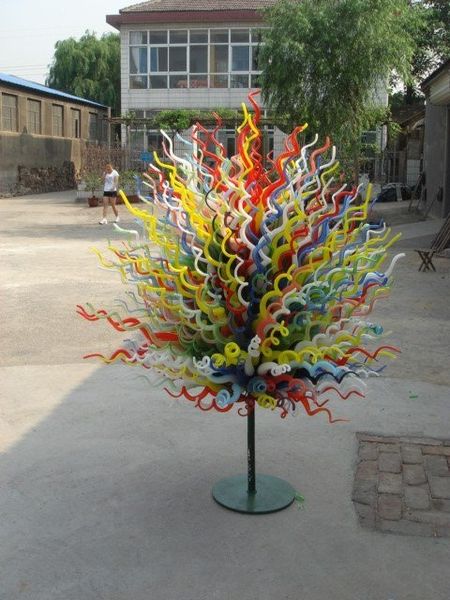 Lámpara de decoración de jardín al aire libre, lámparas de pie de pie, arte de árboles de flores multicolores, escultura de vidrio soplado a mano para la venta