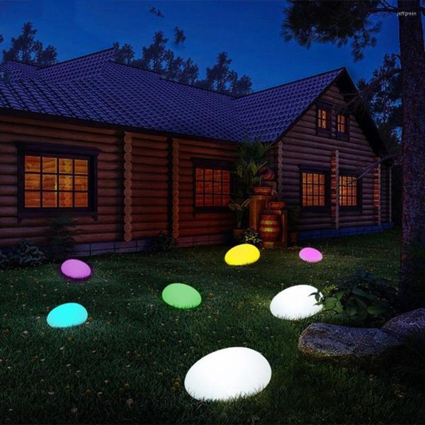 Lumières extérieures de jardin brillent la lumière de forme de pierre de galet USB rechargeable imperméable à l'eau avec la pelouse de paysage de télécommande