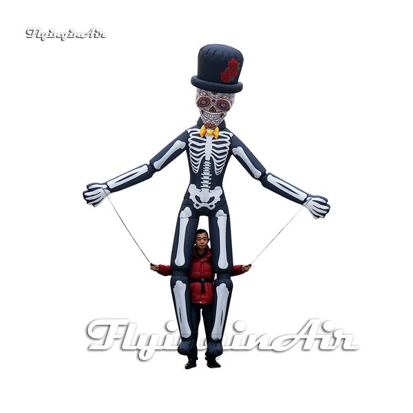 Marionnette gonflable d'homme de squelette de représentation de défilé d'Halloween en plein air 3,5 m de hauteur marchant le costume de fantôme de crâne blanc pour le spectacle de scène