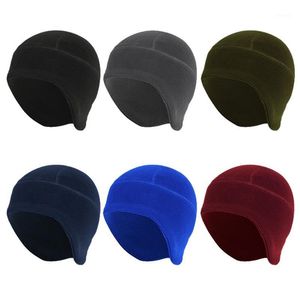 Buitenhoeden Winter Warm fietsen Fleece oorbeveiliging Cap voering Skiën Beanie Men Women Winddichte sport Ski