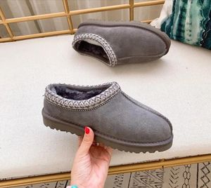 Buitenschoen Hot Man Women Tasman Slipper Sneeuwlaarzen Sheepskin Plush Warm laarzen met kaart Dustbag Soft Comfortabele Casual Slippers Mooie geschenken Gratis schip 116