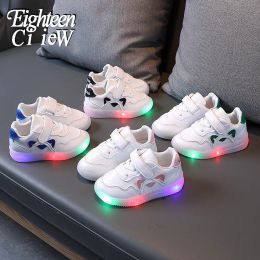 Taille extérieure 2130 Baskets LED pour enfants avec semelle lumineuse Chaussures pour bébés Filles Garçons Baskets lumineuses pour enfants Chaussures pour enfants avec lumières Sapato