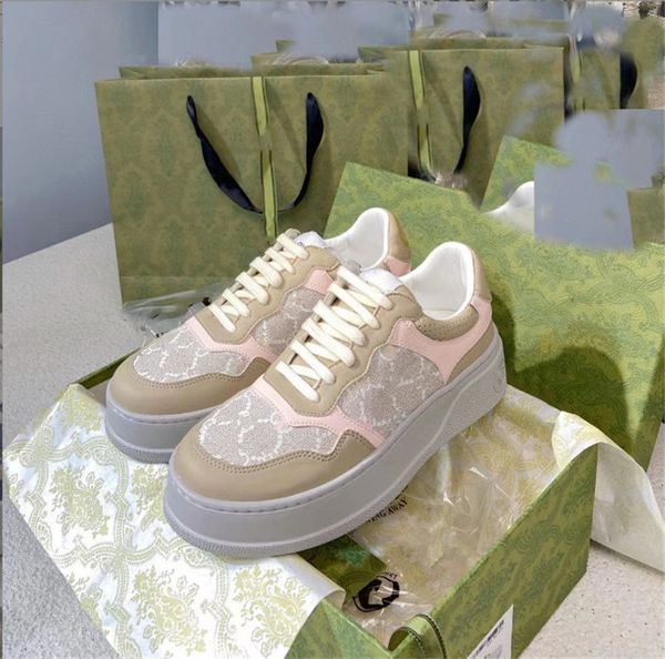 Chaussures de sport en plein air baskets Couple modèles créateurs de mode Luxurys blanc de haute qualité 2022 hommes et femmes augmenter la semelle épaisse