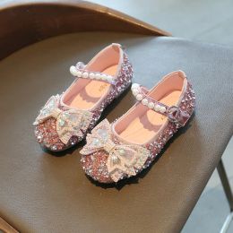 Chaussures en cuir pour enfants de printemps extérieurs Fashion Sthinge Bowtie Girls Princess Shoes 2021 Bling Flat Baby Girl Shoes Smg155