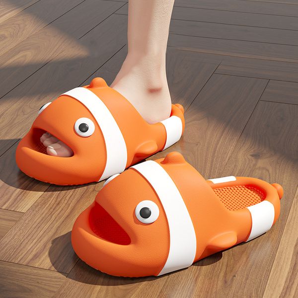 Été extérieur concepteur doux pantoufles mignonnes femmes hommes clown poisson maison de salle de bain chaussures de salle de bain plate-forme sandales non glissées pantoufles femelles chaussures noires jaunes orange