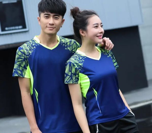 T-shirts d'extérieur Modèle de couple T-shirts respirants de badminton T-shirts de tennis de table Chemises de tennis Chemises de ping-pong à séchage rapide Maillots Uniformes 231216