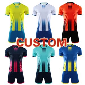 Outdoor T-shirts Op maat gemaakt Effen Sneldrogend Teamtrainingskleding Heren Sport Voetbal Retro voetbalshirt Uniformensets Voetbalkledingsets Volledige set 231117