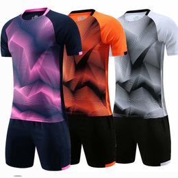 T-shirts d'extérieur Design Kit de football Adulte Enfants Maillot de football Ensembles d'entraînement de football Version vierge Nom personnalisé Numéro Jersey Shorts 230215