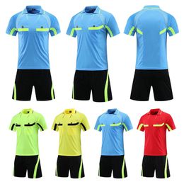 Outdoor T-shirts Professionele scheidsrechter Soccer Jersey Set Adult Football Uniform Turndown Collar Judge SHIRTICT SHORTS SHORTS TEEPIRE scheidsrechter Pak 230815