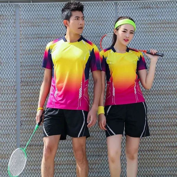 T-shirts d'extérieur T-shirt de tennis pour femmes / hommes shorts de badminton Kits de chemises de tennis de table tenis femenina uniformes de vêtements de sport d'équipe 1817 231216