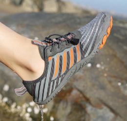 Chaussures de marche en plein air couleur grise chaussures de course de fitness pour femmes nouvelles chaussures de pataugeoire antidérapantes à séchage rapide pour hommes