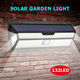 Buitenwandlampen 132 LED Solar Lamp Human Motion Sensor Frosted Light Garden Street Waterdicht verlichting Decor