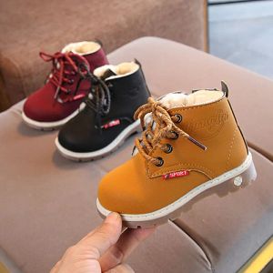 Botas de felpa para niños de invierno al aire libre, botas cortas antideslizantes impermeables, zapatos casuales para bebés y niños, botines cálidos con plataforma, zapatos para niños