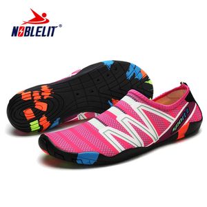 Chaussures d'eau en plein air pour femmes et hommes Chaussettes aquatiques à séchage rapide Pieds nus pour la plage Natation Surf Yoga Exercice Plongée Peau Pâte Chaussures souples Y0714