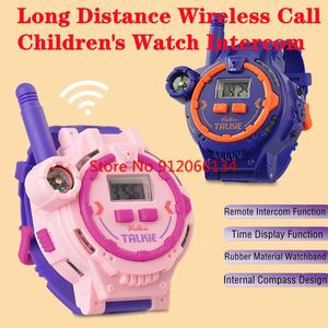 Extérieur Parent-Child Interaction Multifonctionnel Kids Watch Interphone 200m Éclairage sans fil à distance montre Walkie-Talkie Toy 240419