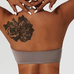 Tenue Open Back Sports Top Yoga Bra Push Up Tank Sport Top Top Women Sports Bra Impact pour le gymnase Sexe Sexy Top Fiess Femme