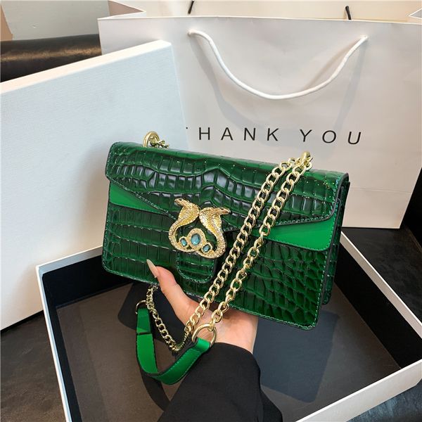 Sac de sortie de sortie 8 couleurs Classic Retro Crocodile Handbag Sweet Lady Classed Chain Chain Sac Flip en cuir en relief sac à dos en cuir breveté personnalisé sacs à main 3905 #