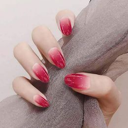 Ovale pers op rode ombre nagels korte valse nagelladigheid volledige dekking vingernagels voor vrouwen en meisjes 24pcs set