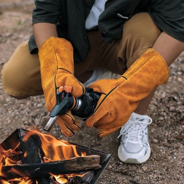 Mitaines de four Gants de soudage en peau de vache Feu en peau de vache résistant à la chaleur Forges Gants de cheminées de soudage résistants à la chaleur pour hommes femmes Drop 230613