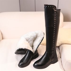 Sur les bottes du genou dames hiver laine chaude en cuir véritable cuir brillant fashion dames bottes de genoue grande taille bottes d'équitation féminine 201109