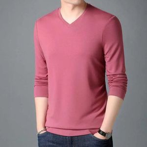 Chemises lisses surdimensionnées pour hommes 2023 Jersey d'arrivée Vneck Longsleeve Silk Tshirts Solid Casual Wear Tops Basic 240416