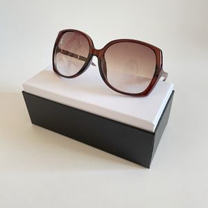 Oversized vintage zonnebril voor dames Uv-bescherming Designer rijbril Mode Sportieve brillen met groot montuur