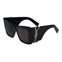 Oversized designer Zonnebrillen UV Bescherming Luxury Mens Zonnebril voor vrouw Polariseerde Lunette Wide Frame Beach -bril Buiten Sun Glazen feest PJ085 E