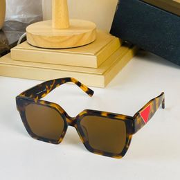 Lunettes de soleil surdimensionnées Red Triangolo Super Men Femmes Spr28y Big Frame Square Plat Top Rivet Rivets Tortoise Sun Glasse Femme Femmes