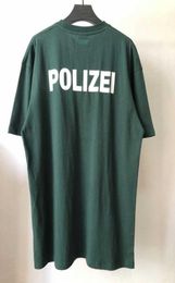 T-shirt surdimensionné Green Vetements Polizei Tshirt Hommes Femmes Police Texte Imprimé Tee Back Broidered Letter VTM TOPS X07127494099