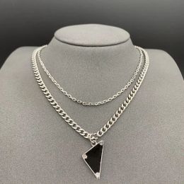 P collier de diamant géométrique triangulaire de conception classique pour hommes et femmes amoureux collier Europe et États-Unis kaleen-6 CXG2310253