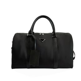 P Designer Duffel Bag para mujeres Bolsas de gimnasia Sport Bolsos de viaje de gran capacidad Bolsos de lona de gran capacidad Fashion Laodong23991