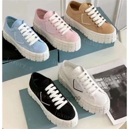 P Designer Re-Nylon Casual Chaussures Femmes Roue Gabardine Cassetta Baskets Plates Tissu Runner Baskets Basses Chaussures En Toile Avec Boîte EYPQ