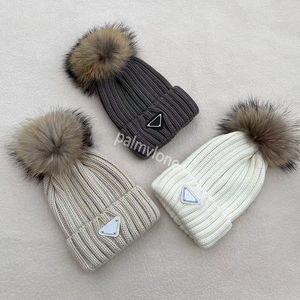 P créateur de mode tricoté chapeau automne/hiver nouveau tricoté laine chapeau de luxe tricoté chapeau chaud lettre chapeau triangle chapeaux