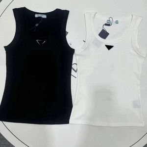 P Triangle Waistcoat Designer PRA topkwaliteit luxe modetanks camis vroege voorjaar nieuwe driehoek tank klassieke dames slanke pure katoen modieuze metalen versie