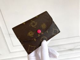 P76 Designers de luxe en cuir doux pour hommes en cuir soft femme emblématique texturée femme de mode courte portefeuille Pourse de carte de carte de carte de carte de boîte