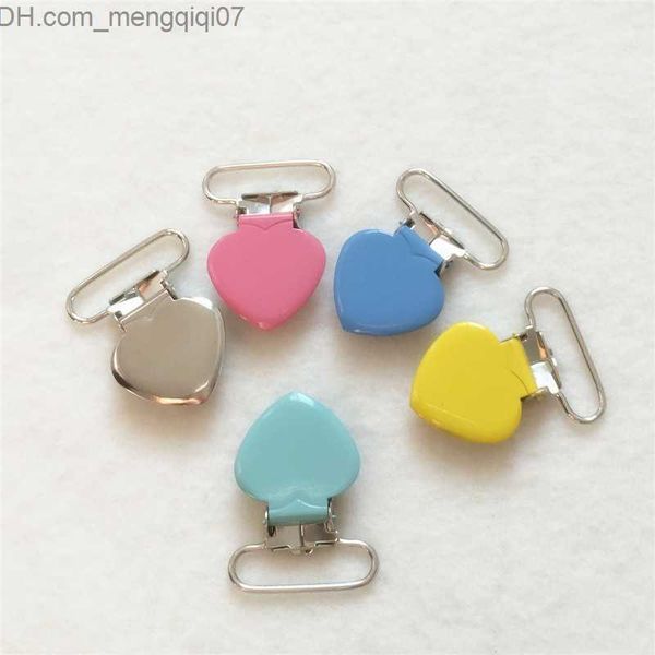 Porte-sucettes Clips # Chenkai 50 pièces 25mm 1 pouce bébé tétine clip coeur en métal DIY MAM factice rouge à lèvres suspension dent charme chaîne étagère jouet clip Z230804