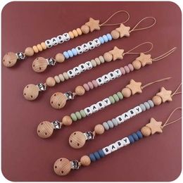 Pacifier Holders Clips# DIY Baby Personaliseerde naam Pacifier Clip Star Wood Silicone Soft Cushion Dummy Bracket Pacifier Clip Anti Drip Chain Tooth Tooth Tooth D240521
