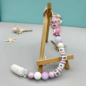 Clips des supports de sucette # Nom de lettre d'anglais personnalisée Silicone Sika Nipple Clip Clip Clip dents Pendante bébé Nipple Kawaii Dent Toy D240521
