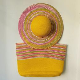 Sombrero y bolso de paja empacable para mujeres Beach Beach tejido a mano Colorido sombrero de bolso traje de bolsas de bolsas de paja sombrero de navegación verano 240412