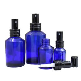 Verpakking Blue Glass Bottle WRYSHOUDER ALUMINIUM Zwarte kraag lotion Spary Press Pomp met zwarte hoes navulbare cosmetische draagbare container 15 ml 30 ml 60 ml 100 ml