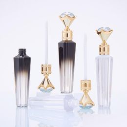 Botellas de embalaje L Tubos de brillo de labios de diamante Moda Claro Tubo vacío Cuidado Botella de suero Labios recargables Entrega de gota Oficina Autobús escolar Dhg5P