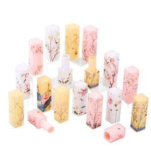 Pakken lege fles 12,1 mm Diy Frosted Buitenhuid lippenstiftbuis Een verscheidenheid aan stijlen Refilleerbare draagbare cosmetische verpakkingscontainer