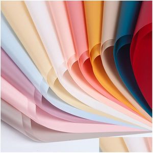 Papier d'emballage Emballage en gros 20 pièces en plastique Opp fleur Wrap couleurs mat papiers imperméables cadeaux fleuriste matériel translucide Packag Dht54