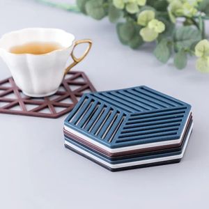 Mat de tasse de thé de couleur de couleur unie creux, produits ménagers de style nordique, tapis résistant à la température et chauffage thermique, anti-glissement, il