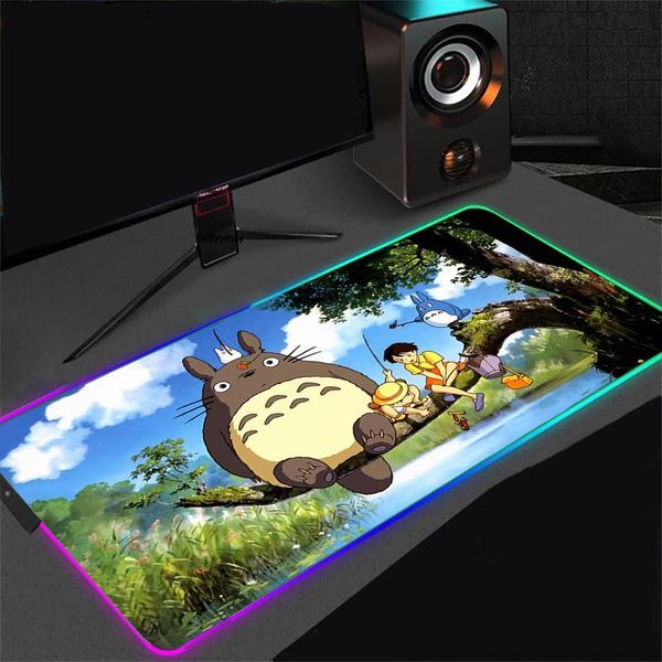 Pads Tapis de souris de jeu de lumière LED RGB Totoro grand ordinateur tapis de souris Gamer tapis dessin animé mignon tapis de souris avec tapis de jeu de bureau rétro-éclairé