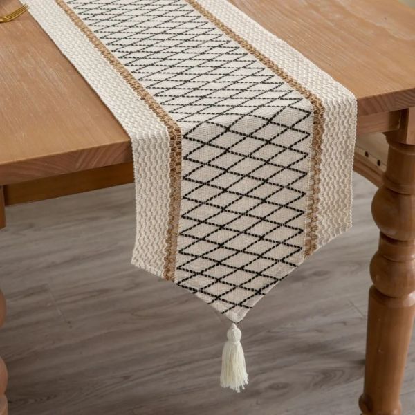 PADS MODERNE ELEGANT TABLE RUNNER COTTON LINN RUNNERS Table pour manger Décoration de mariage pour le drapeau de table Décorations de Noël 2024