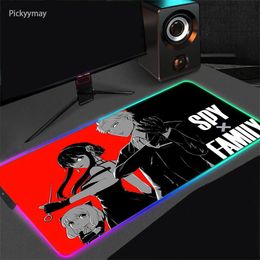 Pads Spy X Family Grand Tapis de Souris RGB Tapis de Souris de Jeu Anime LED Mause Gamer Gabinete Accessoires Tapis PC Tapis de Bureau avec rétro-éclairé