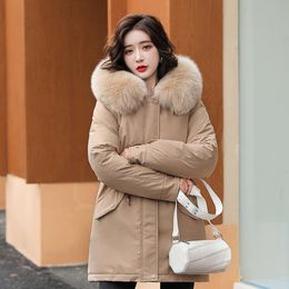 Pai a surmonté la nouvelle veste de coton pour le tempérament moyen de la longueur des femmes avec une peluche hivernale et une veste en coton surdimensionnée épaissi